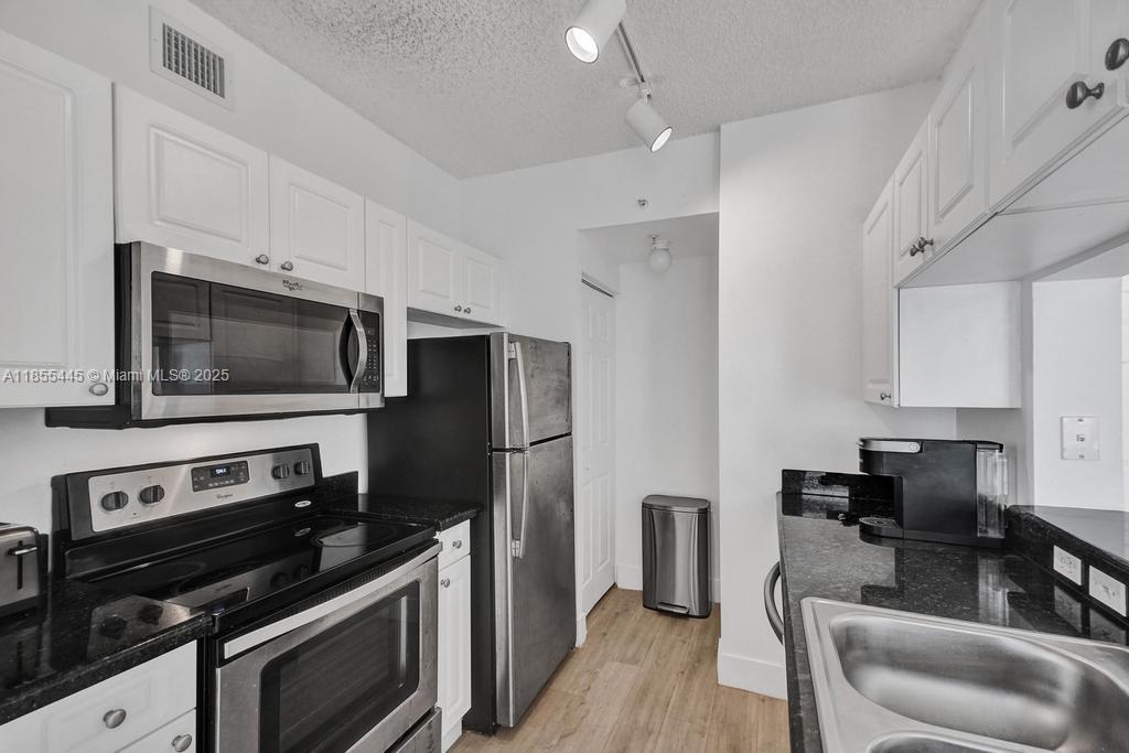 PORTO BELLAGIO CONDO - Residential