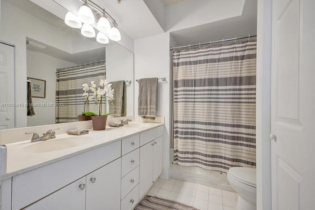 PORTO BELLAGIO CONDO - Residential