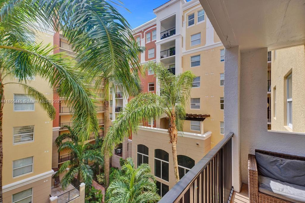 PORTO BELLAGIO CONDO - Residential