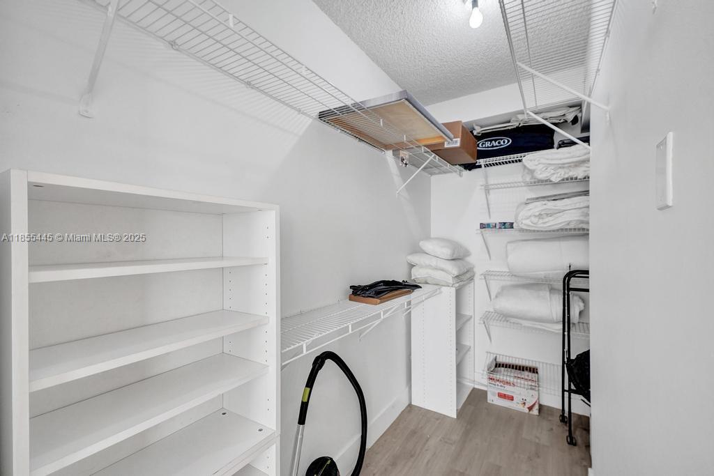 PORTO BELLAGIO CONDO - Residential