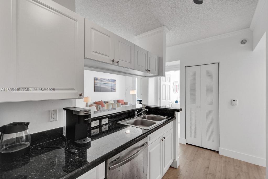 PORTO BELLAGIO CONDO - Residential