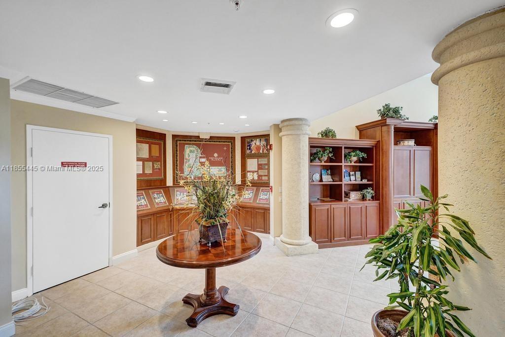 PORTO BELLAGIO CONDO - Residential