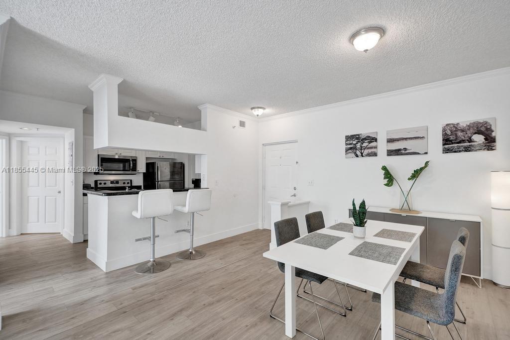 PORTO BELLAGIO CONDO - Residential