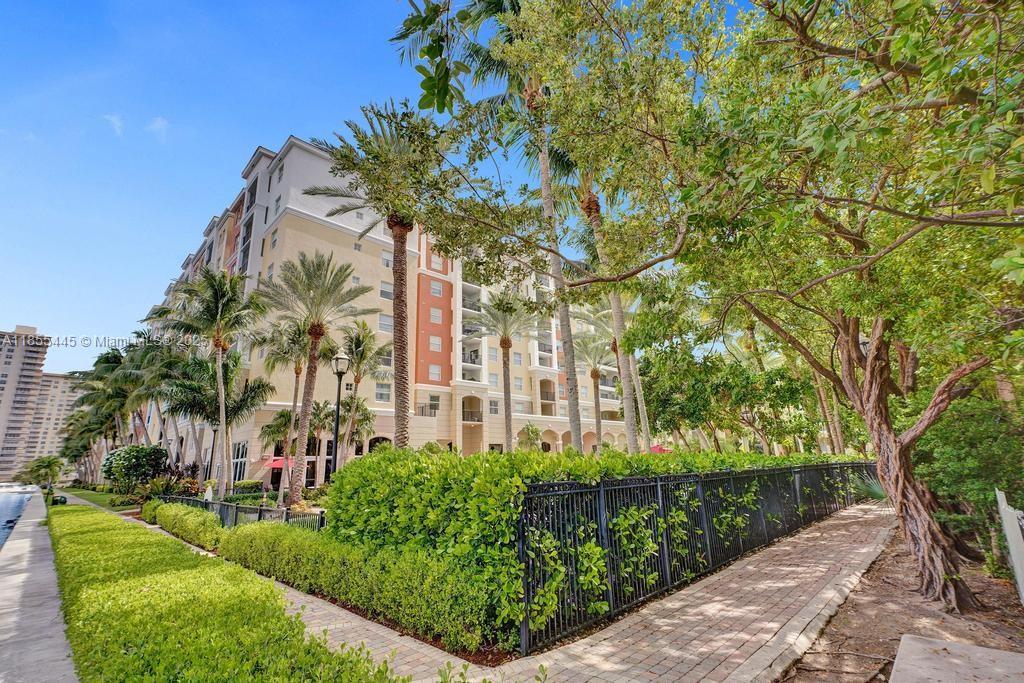 PORTO BELLAGIO CONDO - Residential