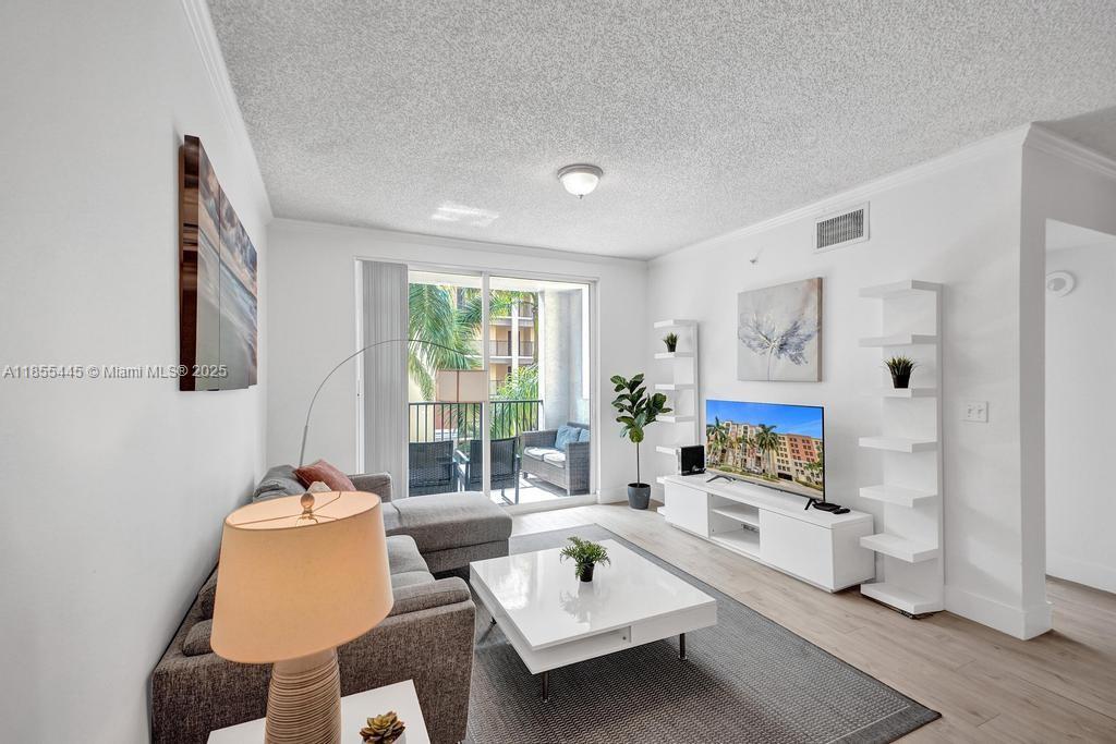 PORTO BELLAGIO CONDO - Residential