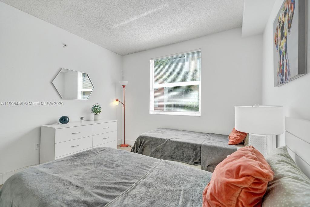 PORTO BELLAGIO CONDO - Residential