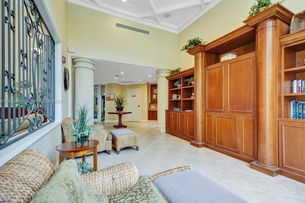 PORTO BELLAGIO CONDO - Residential