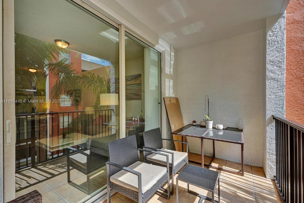 PORTO BELLAGIO CONDO - Residential