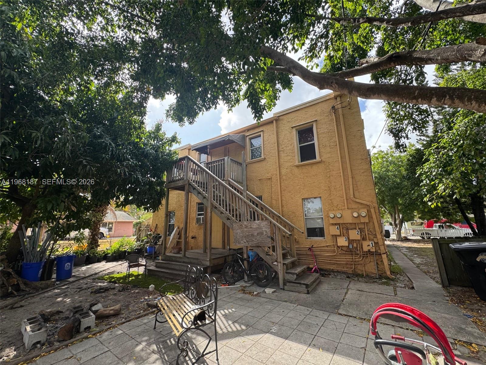 LAKE WORTH TOWN OF - Residential Income