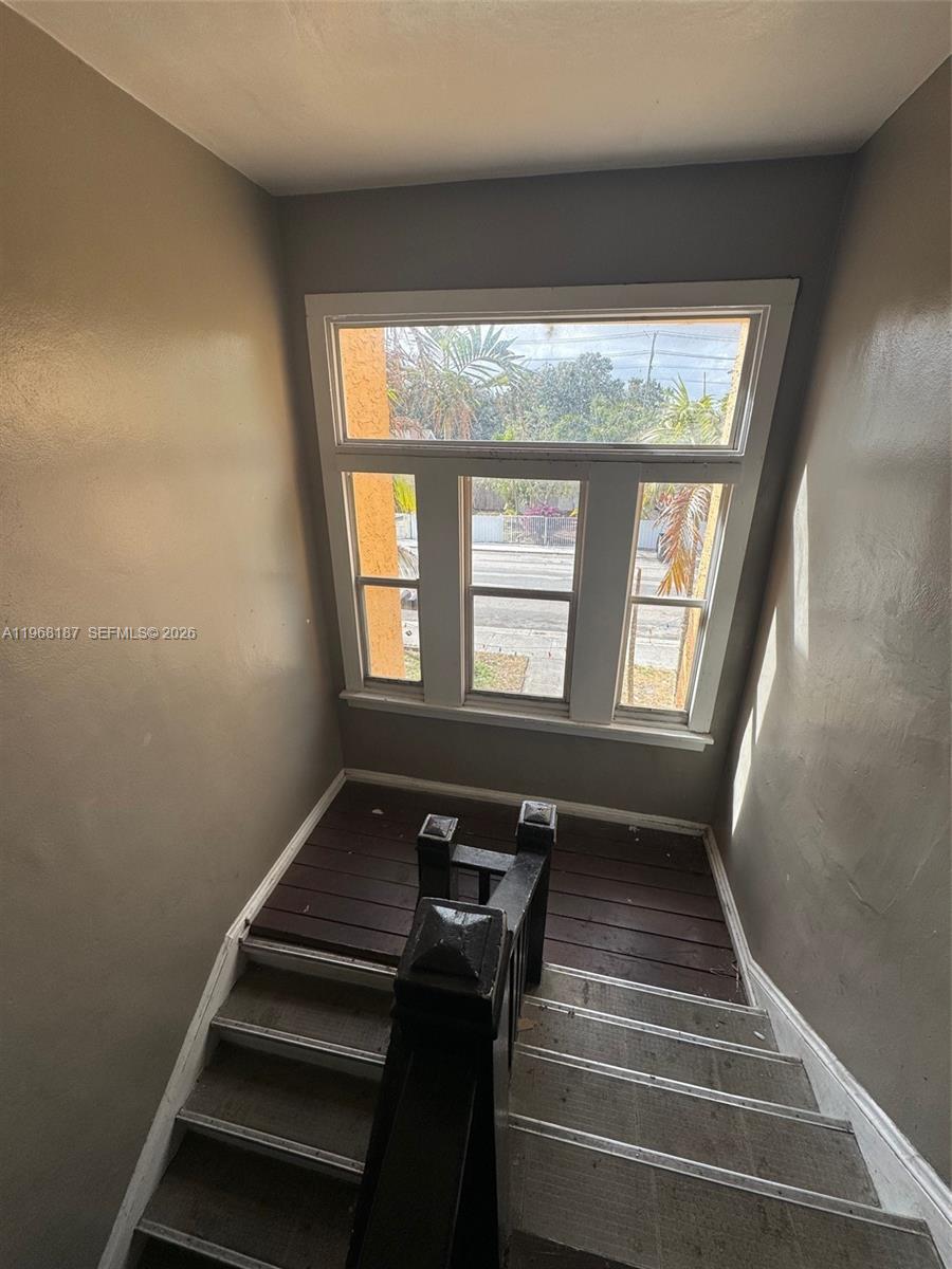 LAKE WORTH TOWN OF - Residential Income