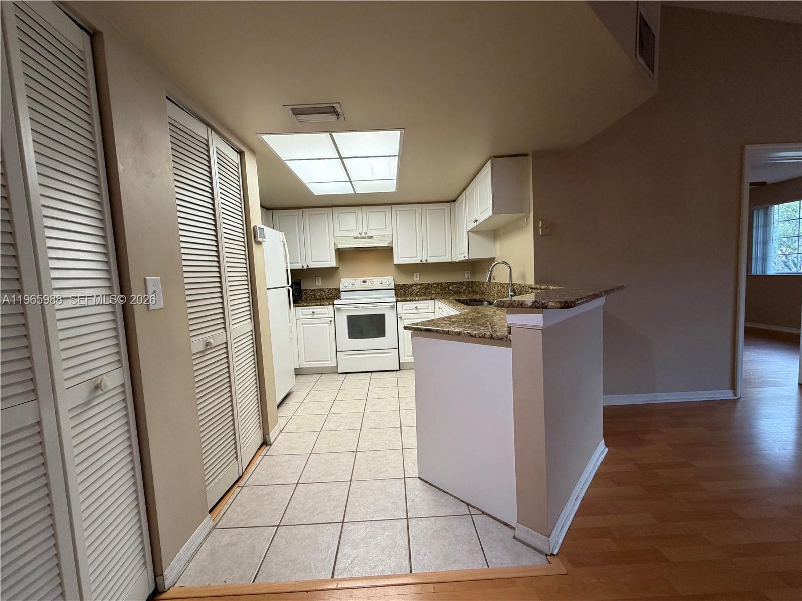 1600 S Crestwood Ct S 1612