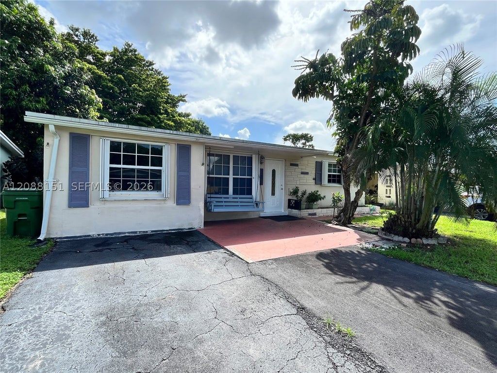 Photo of 371 SW 67th Ter, Pembroke Pines, FL 33023 (MLS # A12088151)
