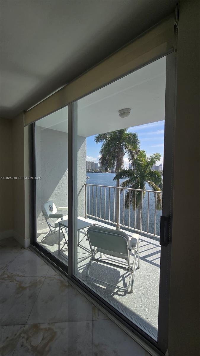 REEF EAST CONDO - Residential