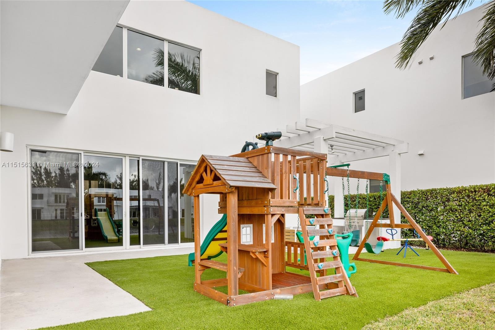 DORAL COMMONS RESIDENTIAL - Residential