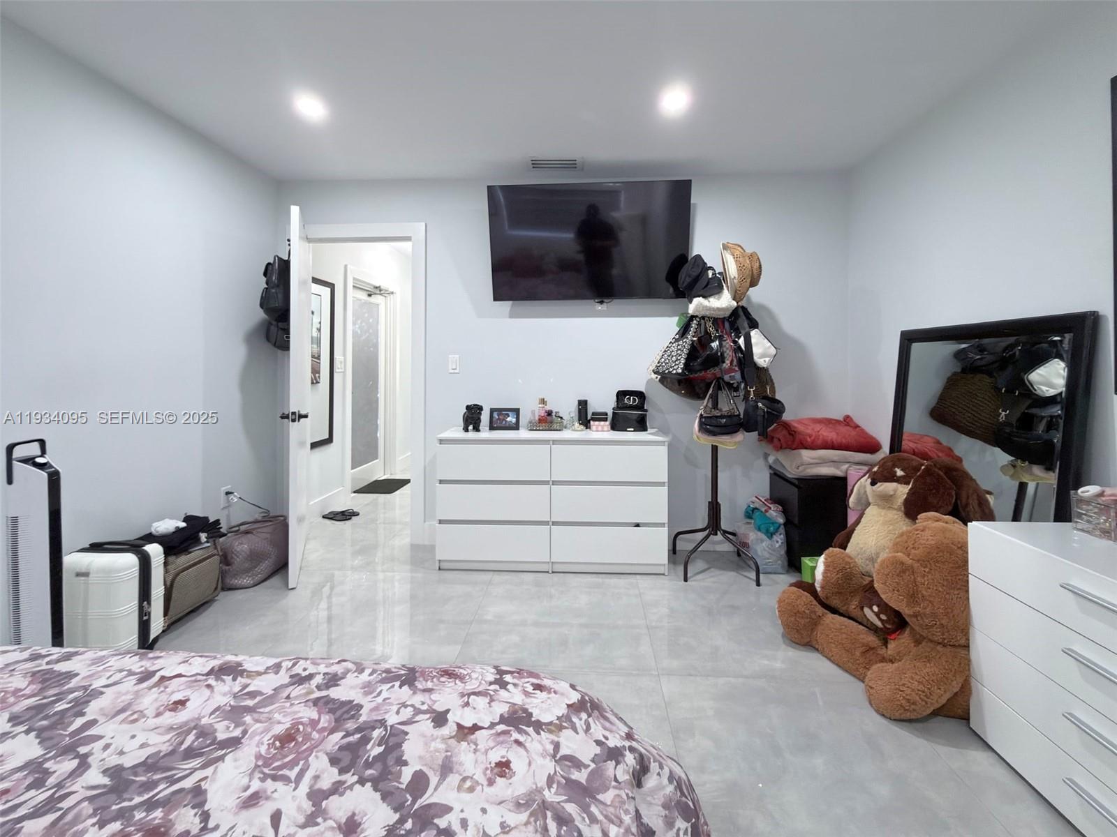 SOUTHERN ESTATES 13TH ADD - Residential