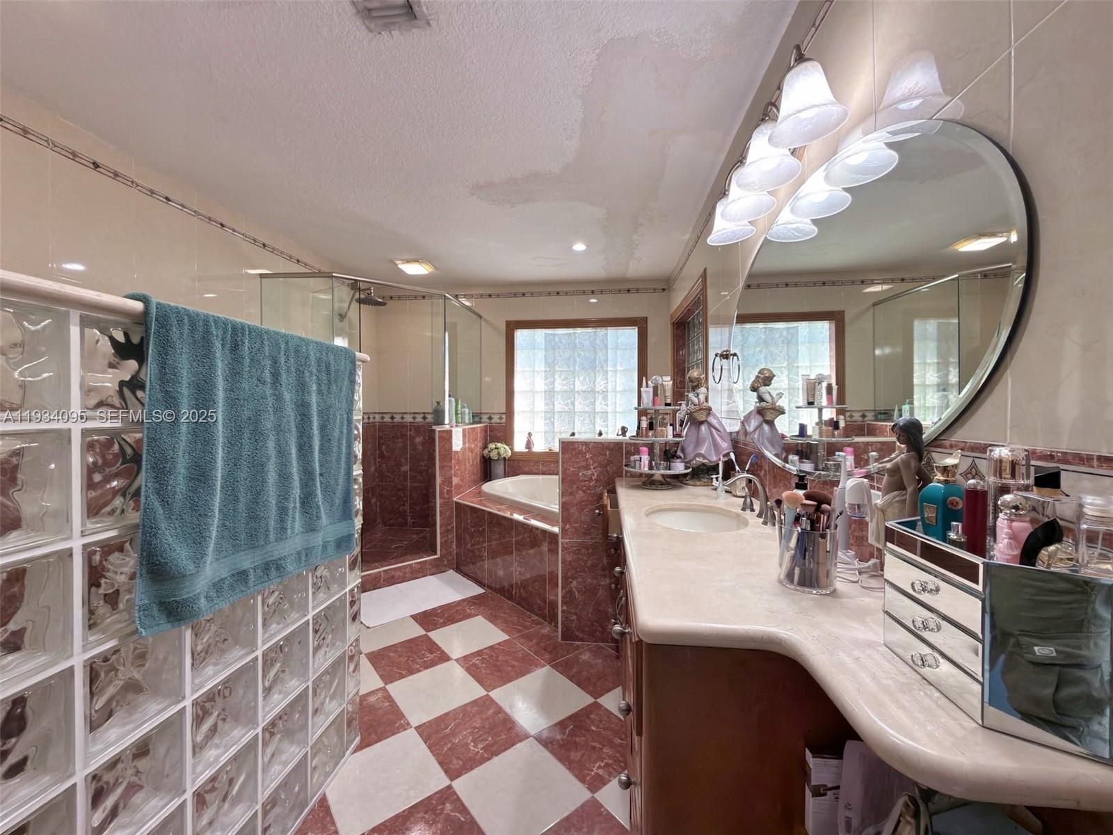 SOUTHERN ESTATES 13TH ADD - Residential