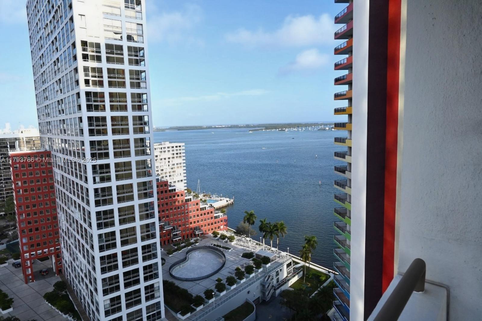 1581 Brickell Ave 1807