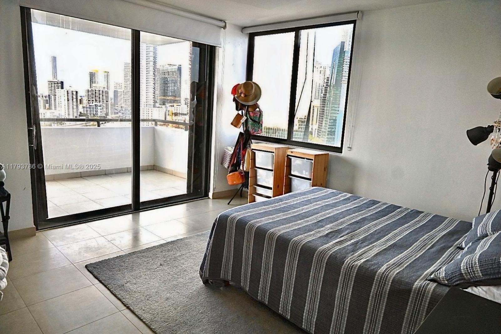 1581 Brickell Ave 1807