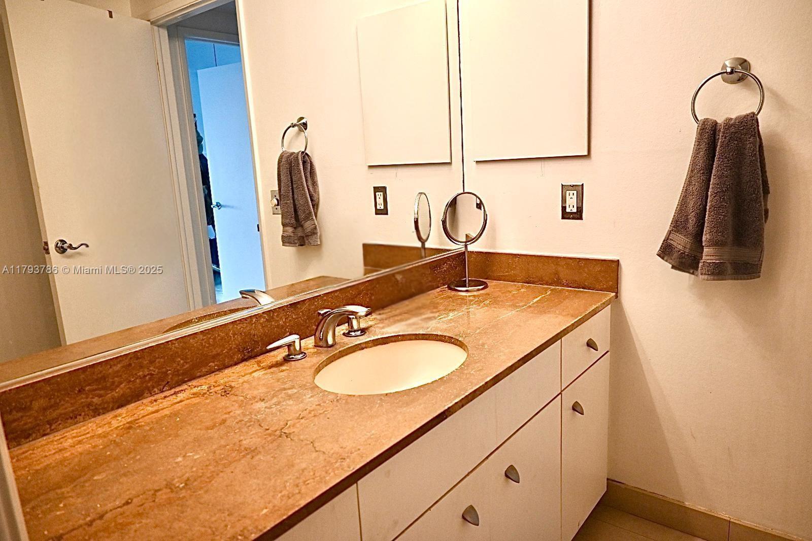 1581 Brickell Ave 1807