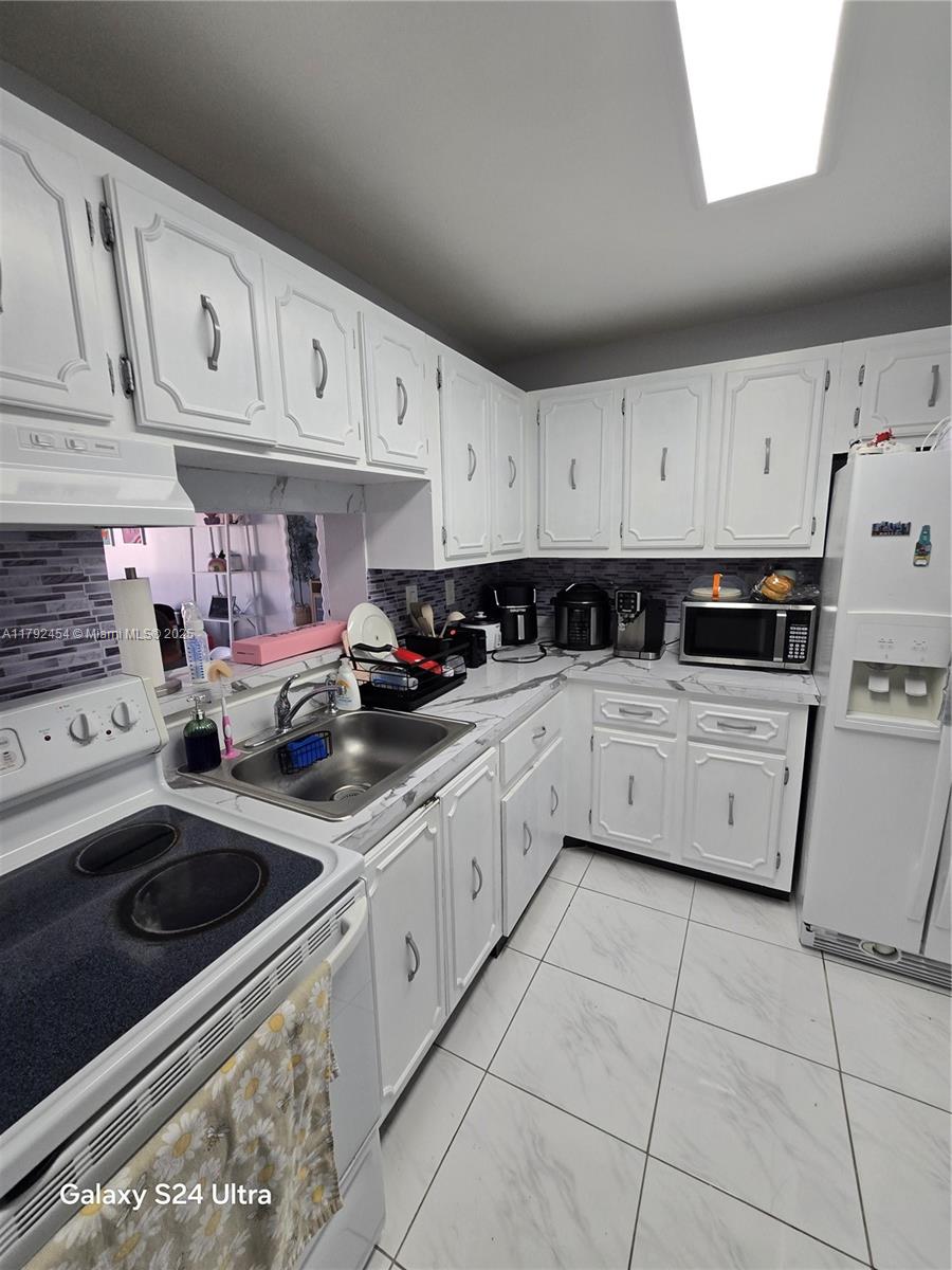 EL CID CONDO - Residential
