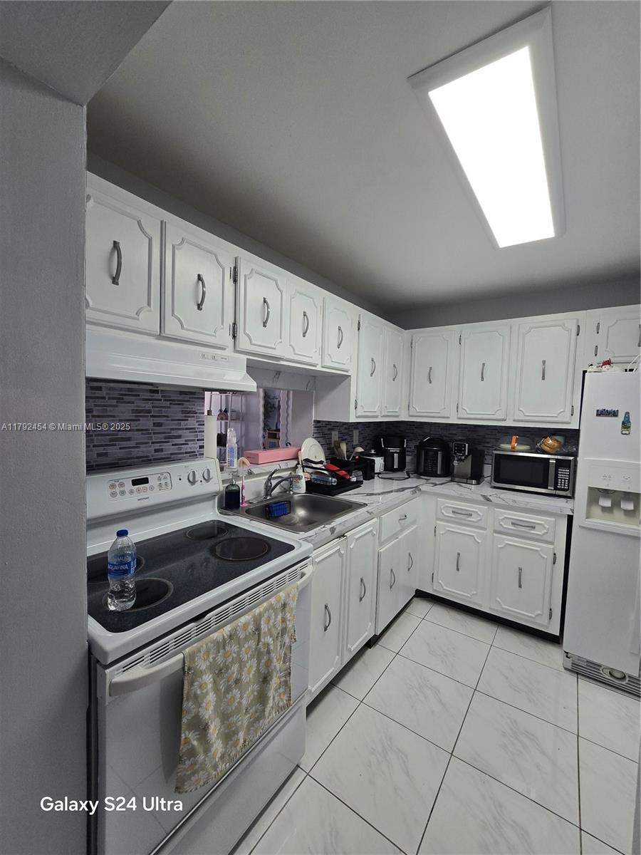 EL CID CONDO - Residential