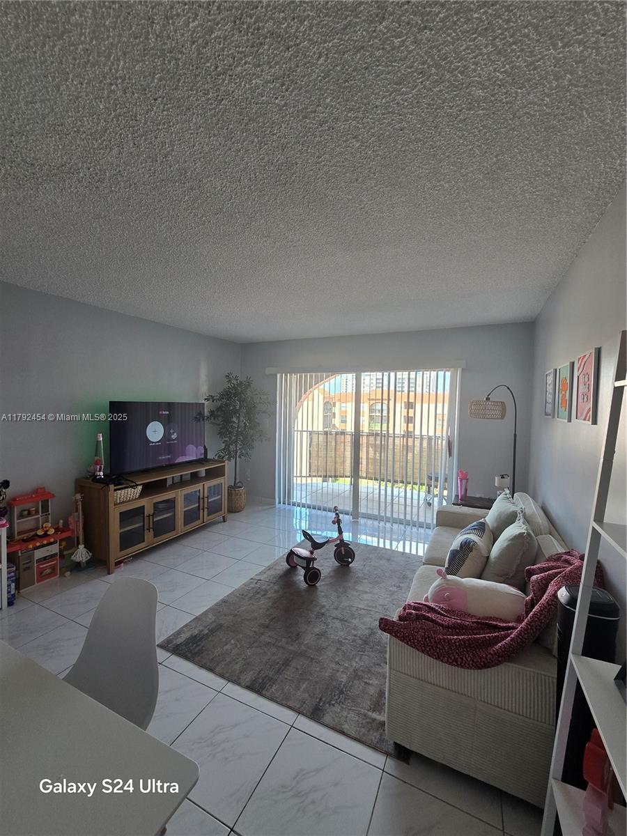 EL CID CONDO - Residential