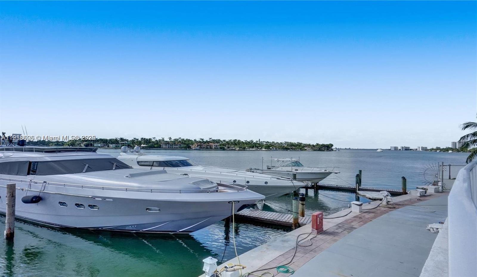 KING COLE CONDO - Residential