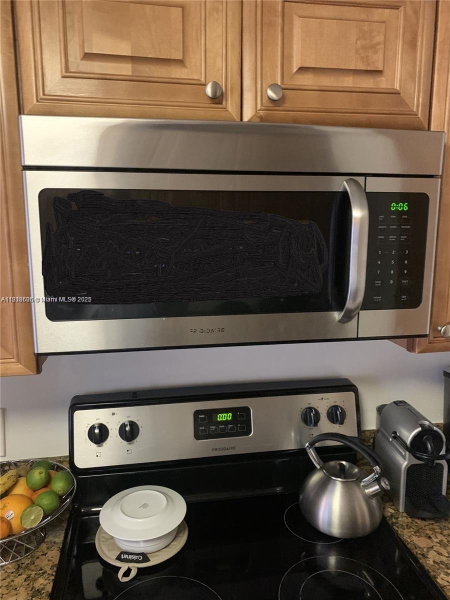 KING COLE CONDO - Residential