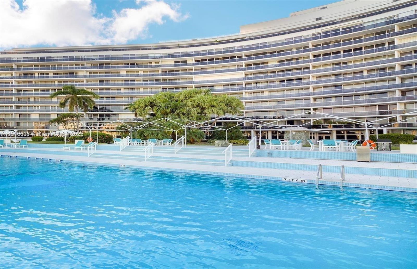 KING COLE CONDO - Residential