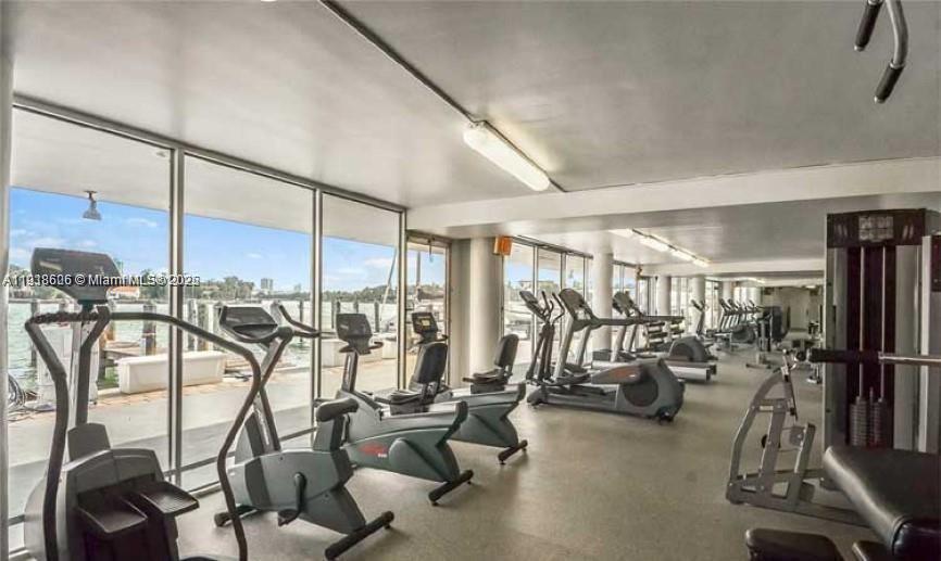 KING COLE CONDO - Residential