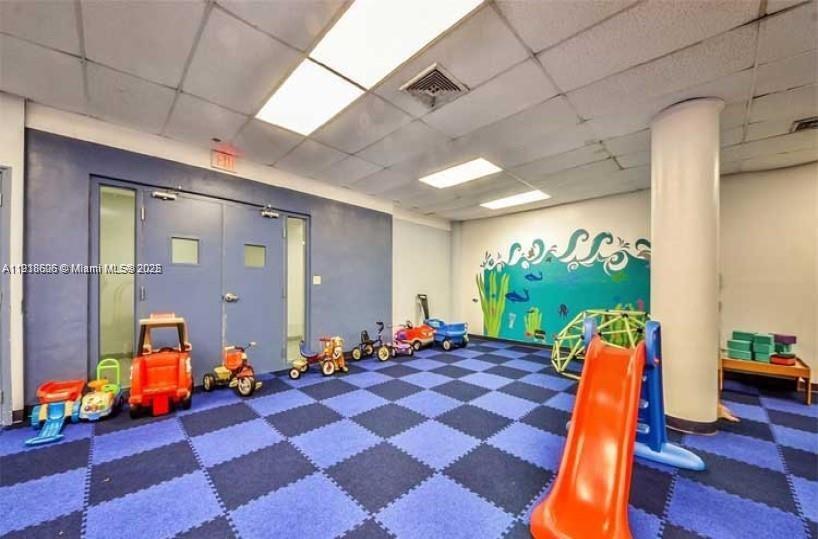 KING COLE CONDO - Residential