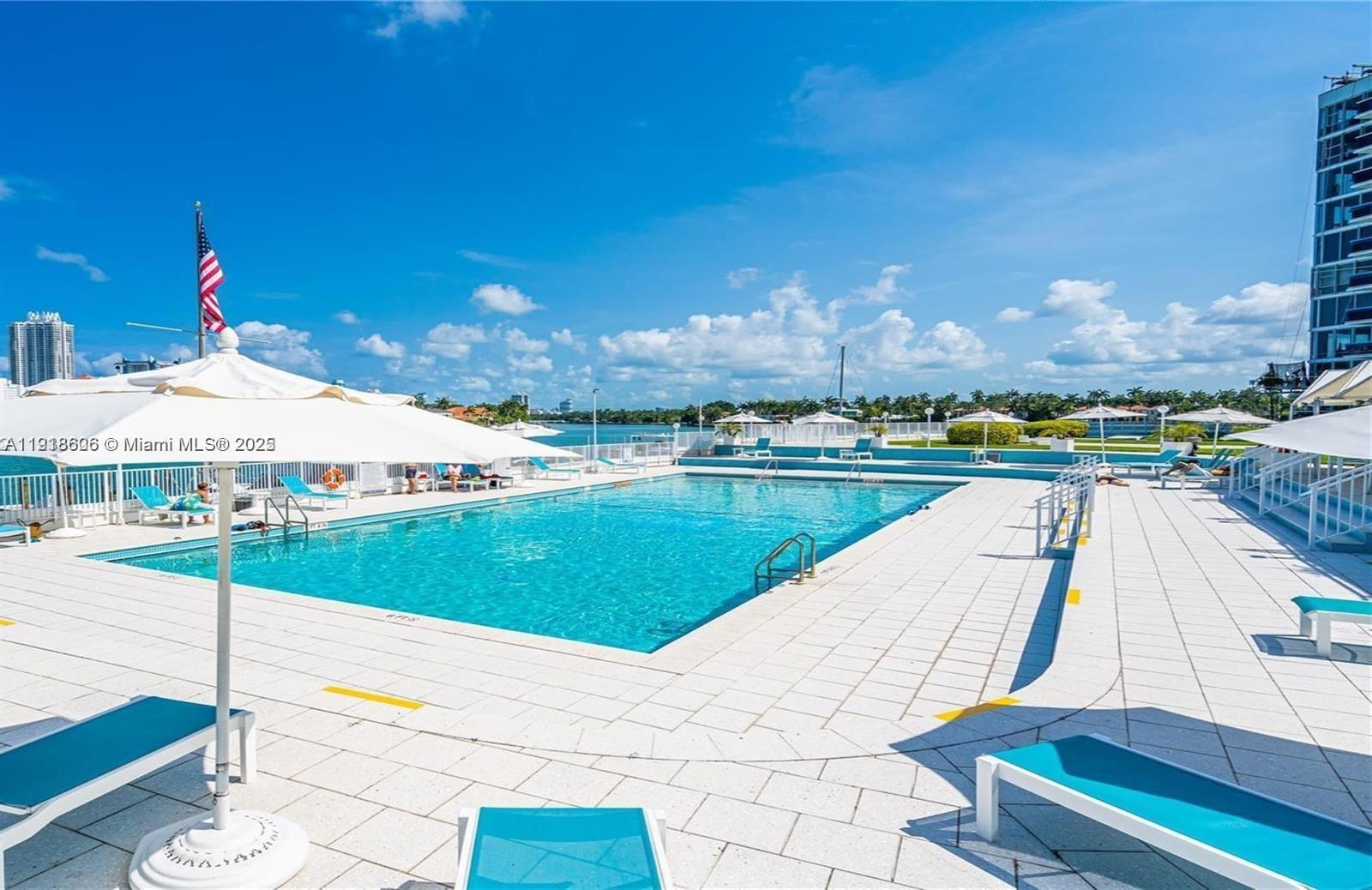 KING COLE CONDO - Residential