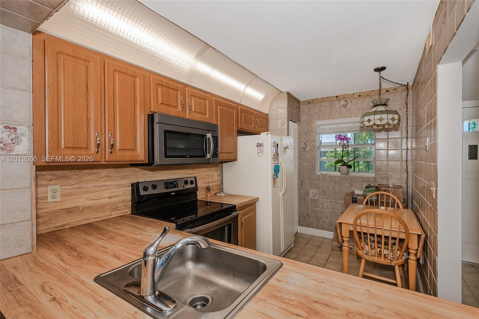 MONTEREY VILLAGE-ONE COND - Residential