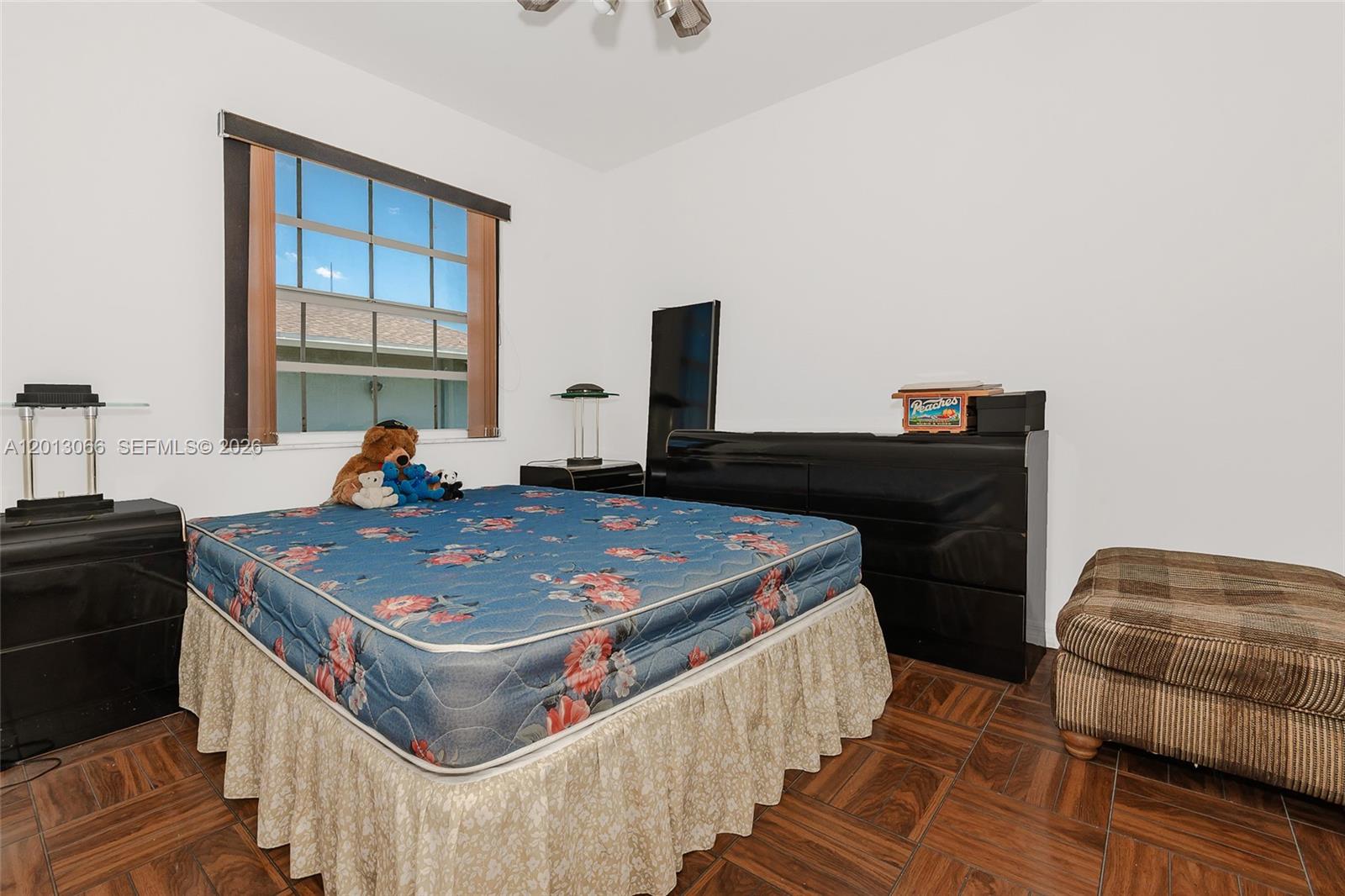 MONTEREY VILLAGE-ONE COND - Residential