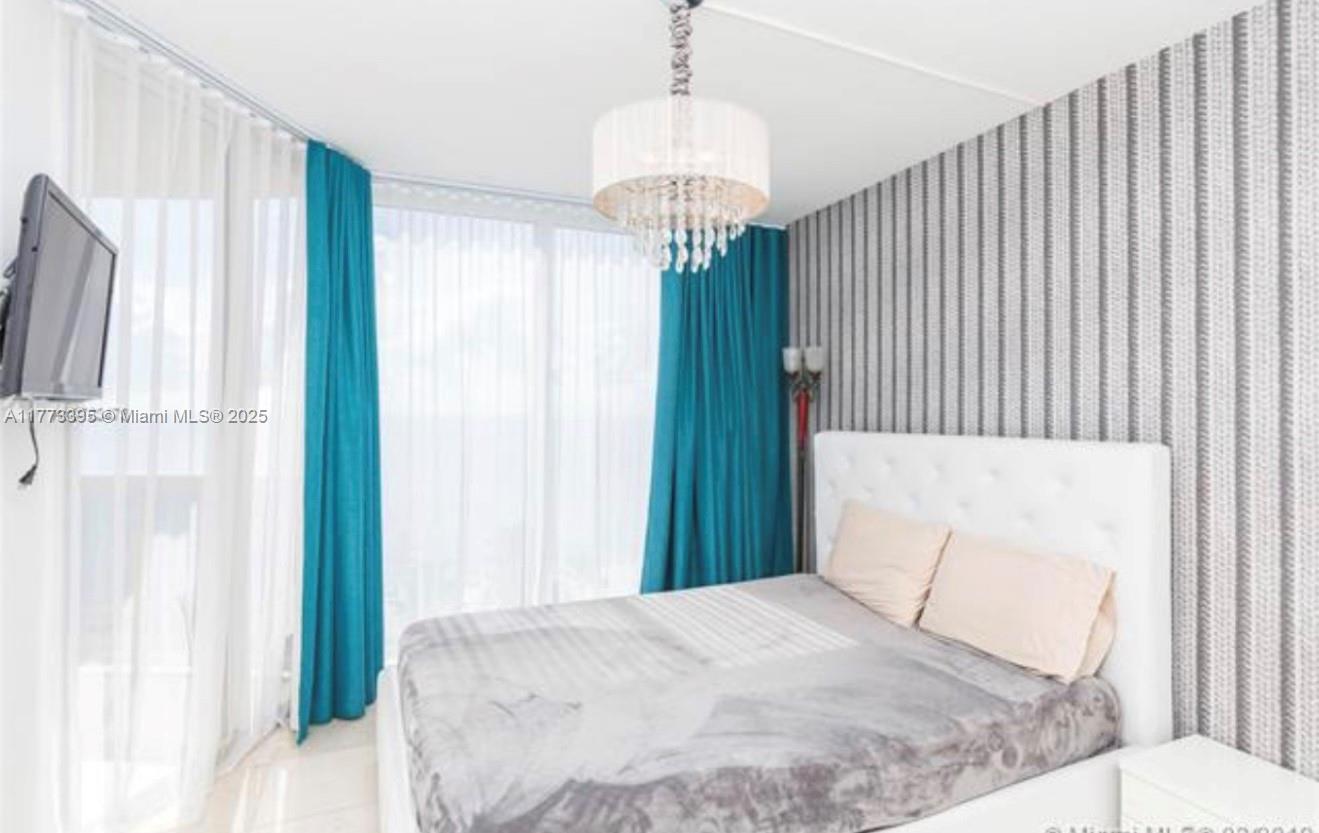 THE PINNACLE CONDO - Residential Lease