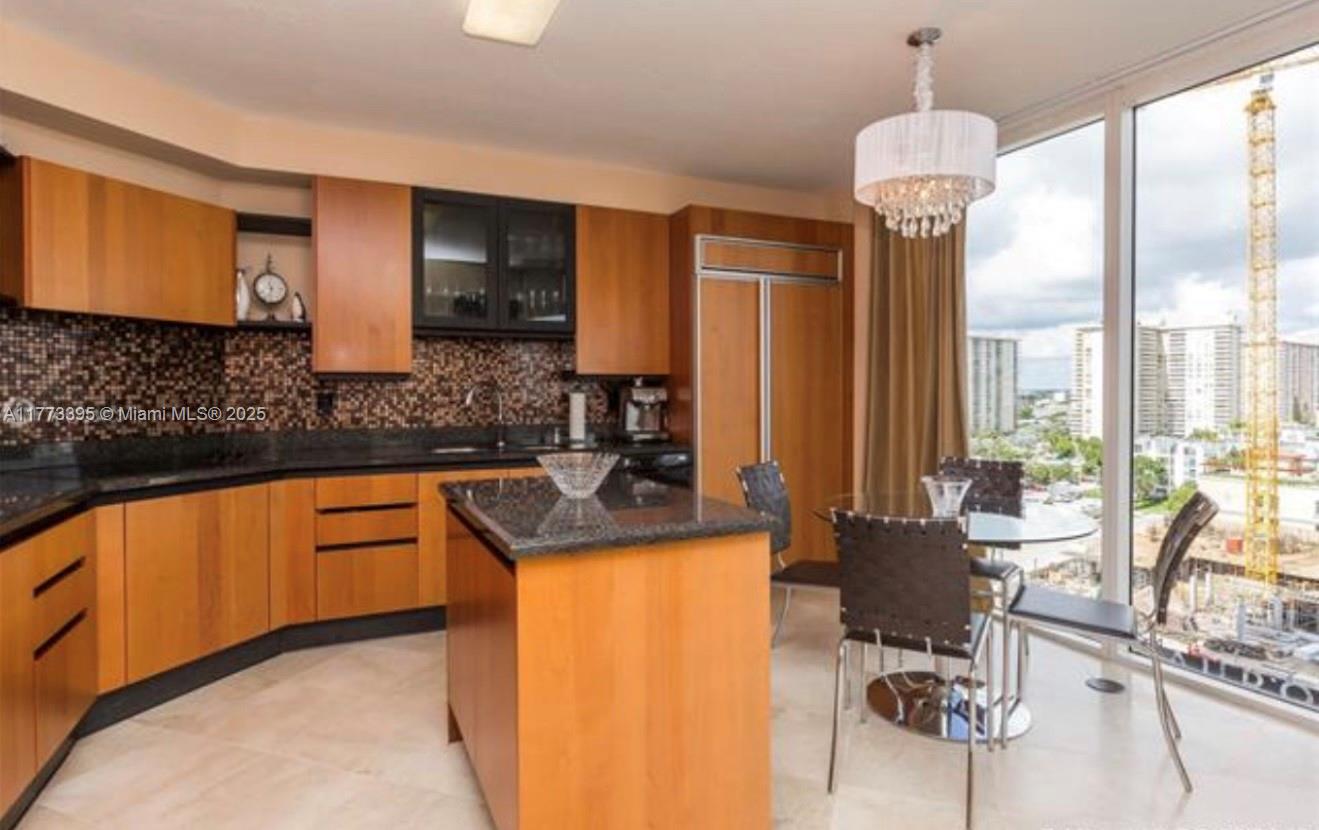 THE PINNACLE CONDO - Residential Lease