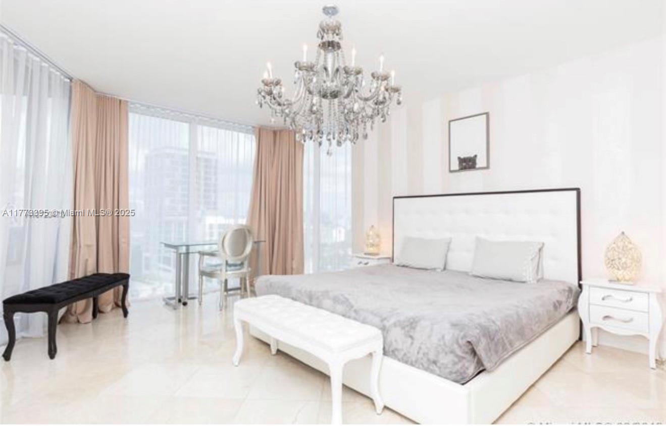 THE PINNACLE CONDO - Residential Lease