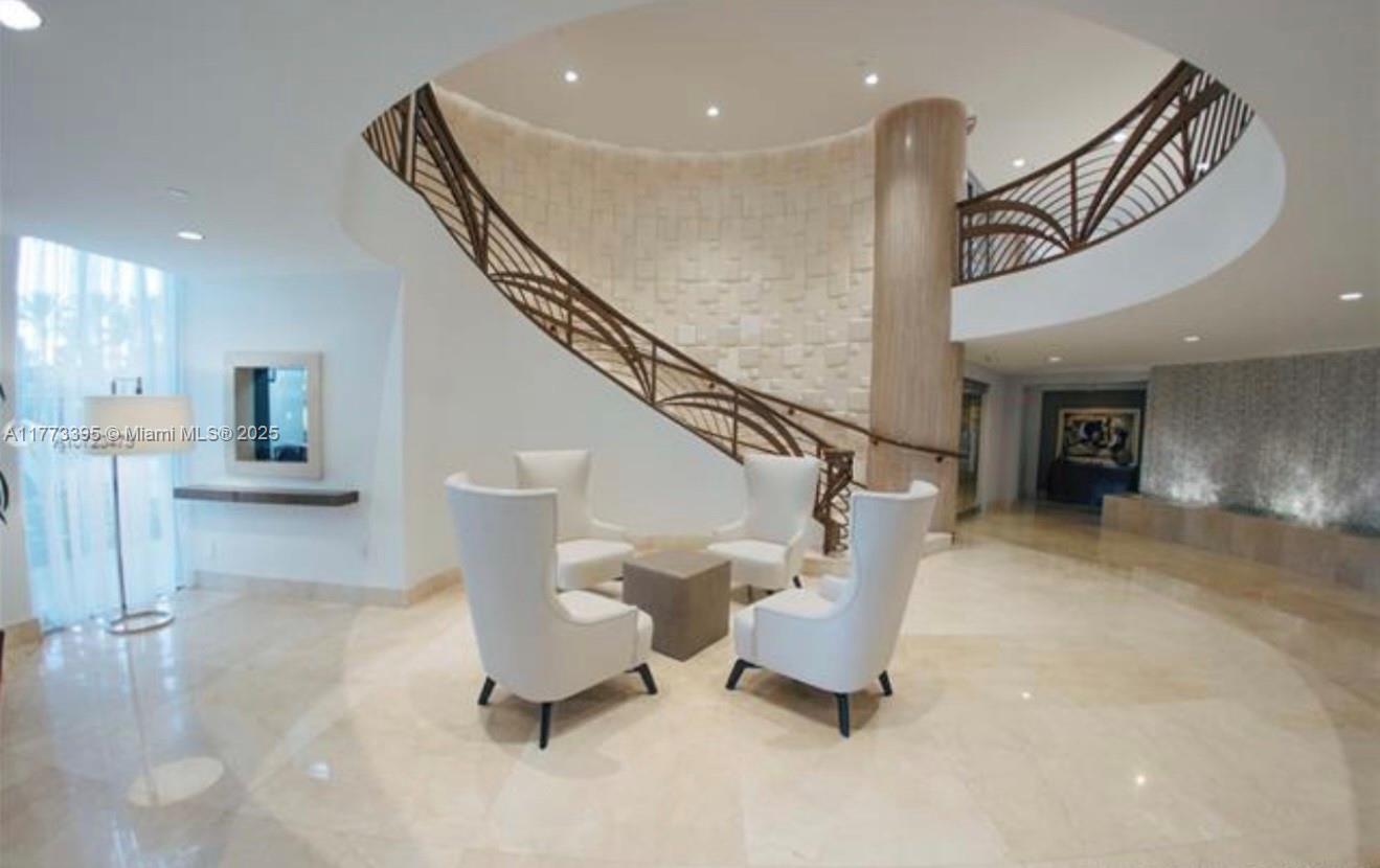 THE PINNACLE CONDO - Residential Lease