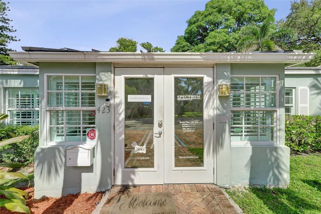 Photo of 423 SE 19th St, Fort Lauderdale, FL 33316 (MLS # A12024173)