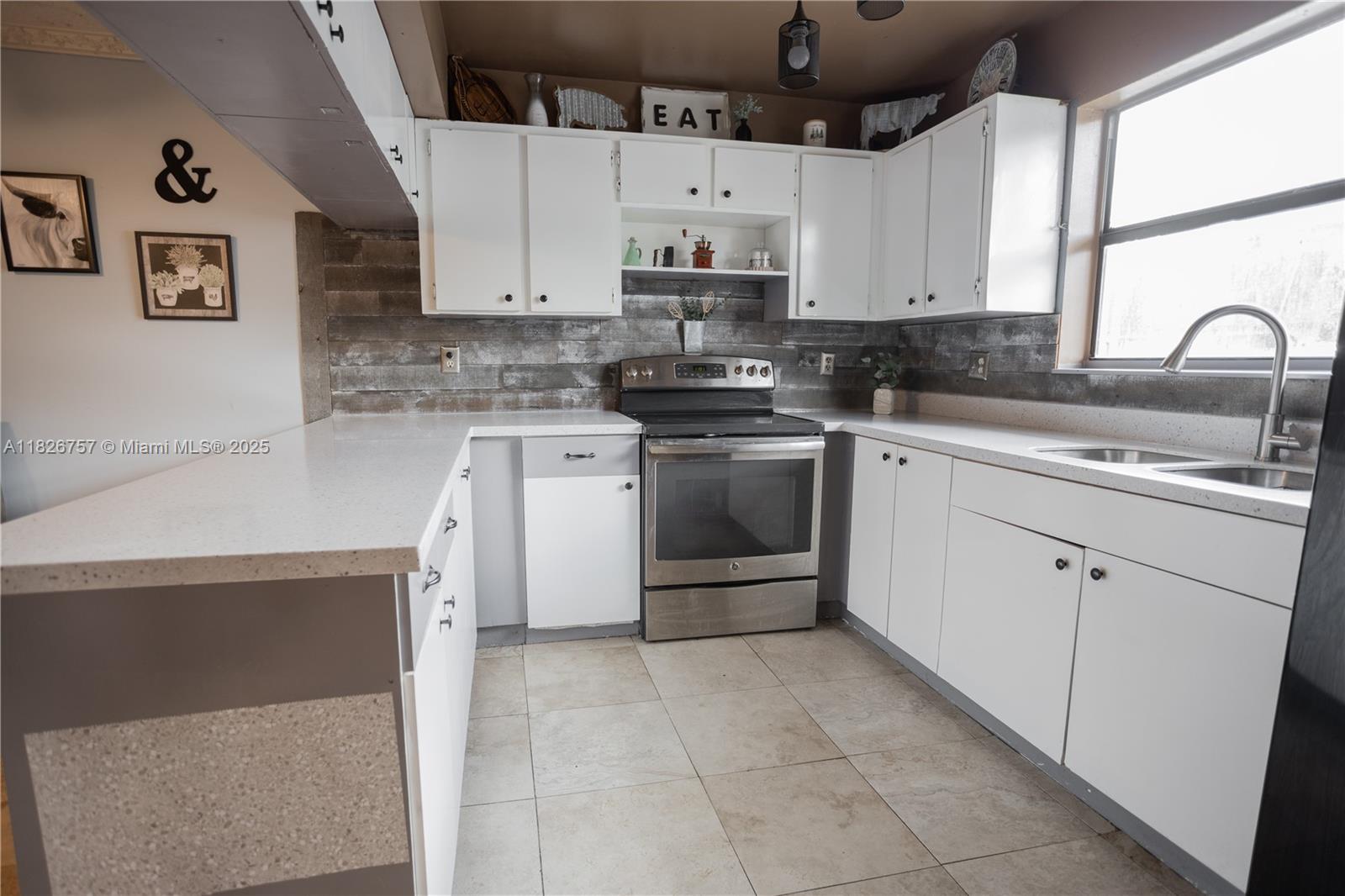 CAMELOT TWO CONDO - Residential