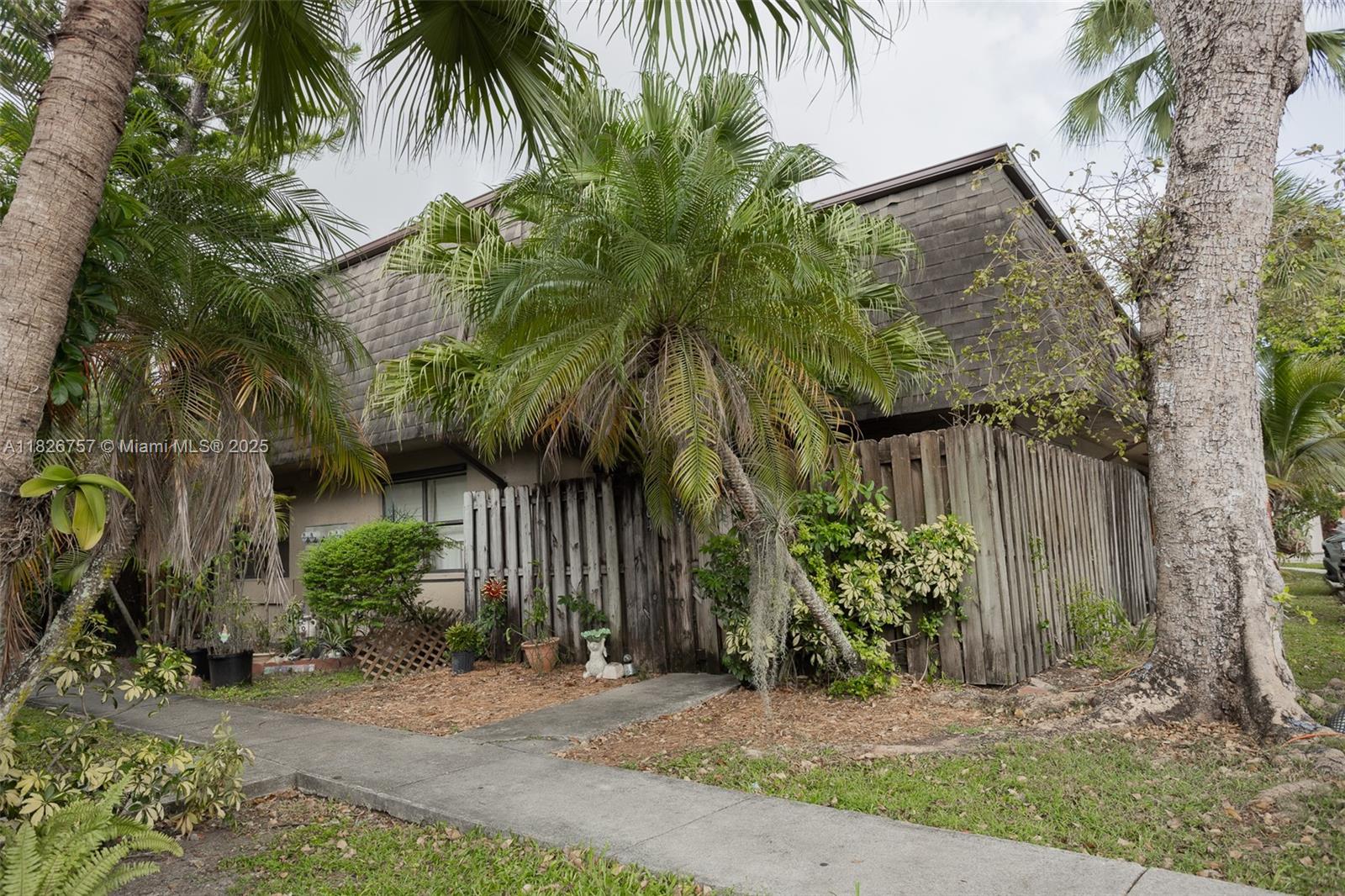 CAMELOT TWO CONDO - Residential