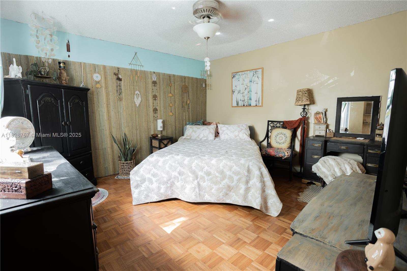 CAMELOT TWO CONDO - Residential