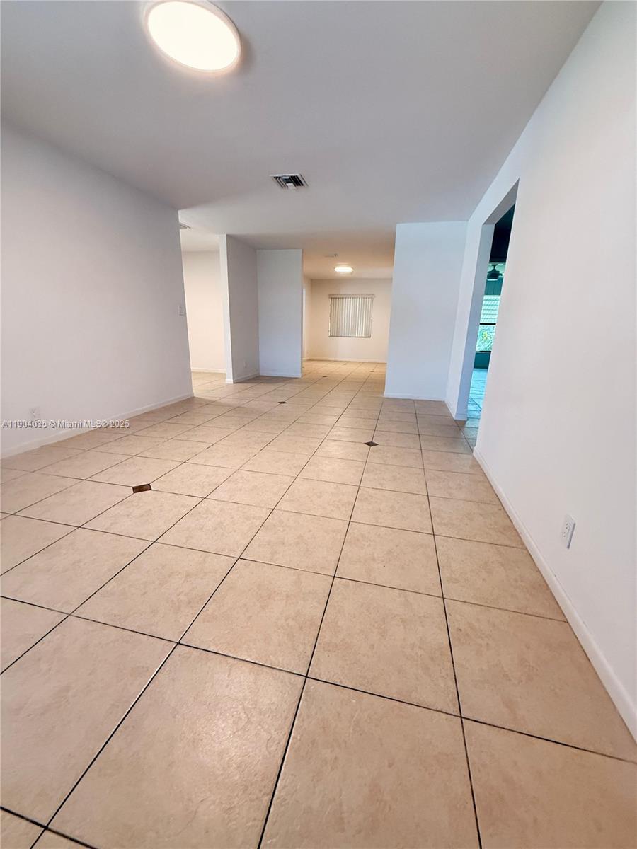 COLLINS PARC - Residential Lease