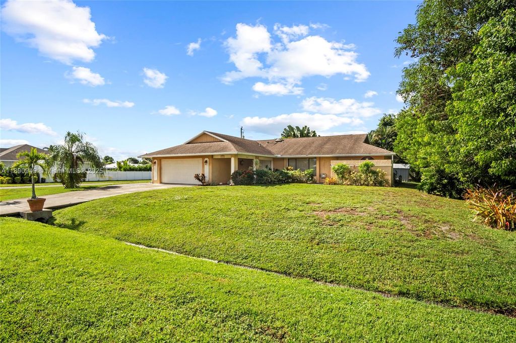 Photo of 515 SE Nome Dr, Port St Lucie, FL 34984 (MLS # A11890949)