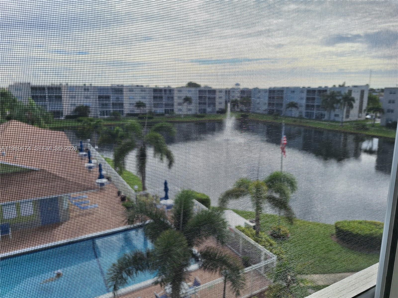 MEADOWBROOK LAKES CONDO - Residential