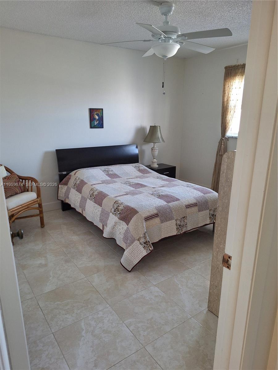 MEADOWBROOK LAKES CONDO - Residential