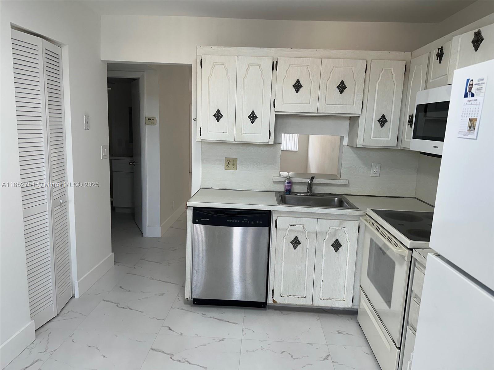 GATELAND VILLAGE SEC C CO - Residential