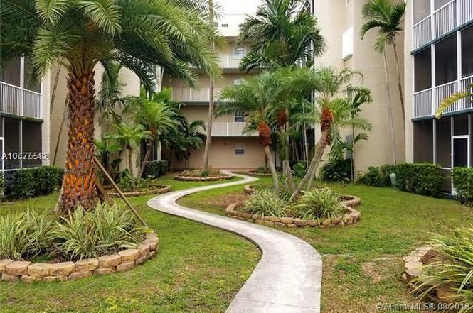 Come see this 2/2 3rd floor condo with lake & Garden view in "The Cove" in Cutler Bay, FL it is ready for you to move in or perfect for an investment. Located in the 33189, residents have a quick connection to the turnpike and a number of entertainment & dining options within a short distance. The unit has has been updated