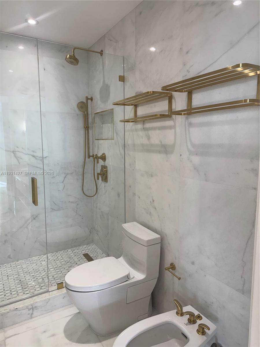 THREE TEQUESTA POINT COND - Residential Lease