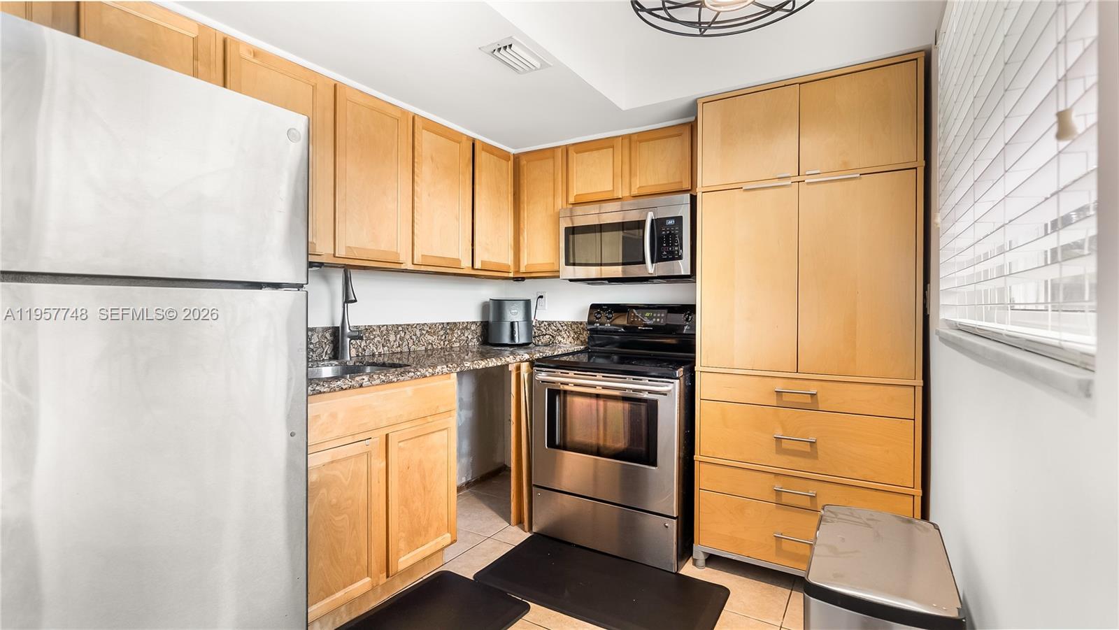 KIMBERLY LAKE VILLAS - Residential